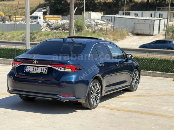 2023 MODEL TOYOTA COROLA 36 BİN KM DE EN FULU SUNROOFLU