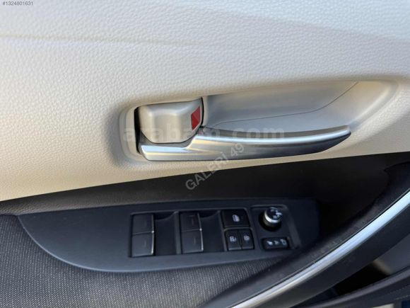 2023 MODEL TOYOTA COROLA 36 BİN KM DE EN FULU SUNROOFLU