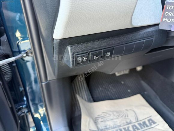 2023 MODEL TOYOTA COROLA 36 BİN KM DE EN FULU SUNROOFLU