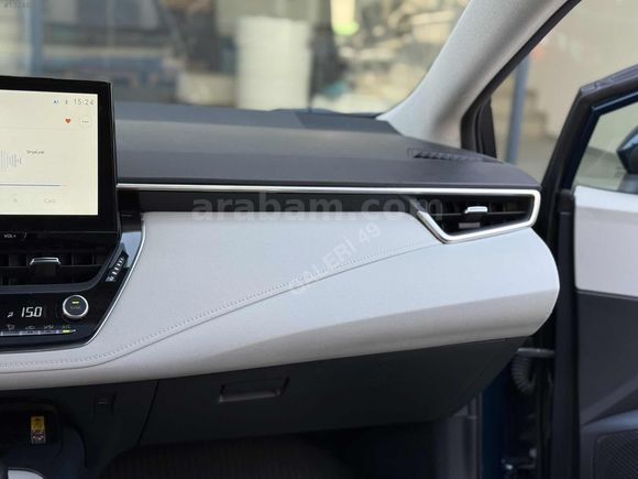 2023 MODEL TOYOTA COROLA 36 BİN KM DE EN FULU SUNROOFLU