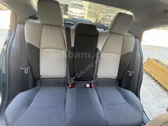 2023 MODEL TOYOTA COROLA 36 BİN KM DE EN FULU SUNROOFLU