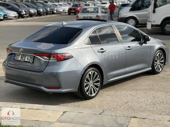 2021 COROLLA 1.5 FLAME X-PACK 44BİNKM HATASIZ BOYASIZ TRAMERSİZ