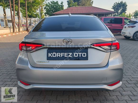 2022 Corolla 1.5 Flame-X-Pack - 48,000 Km'de-Servis Bakımlı