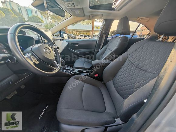 2022 Corolla 1.5 Flame-X-Pack - 48,000 Km'de-Servis Bakımlı