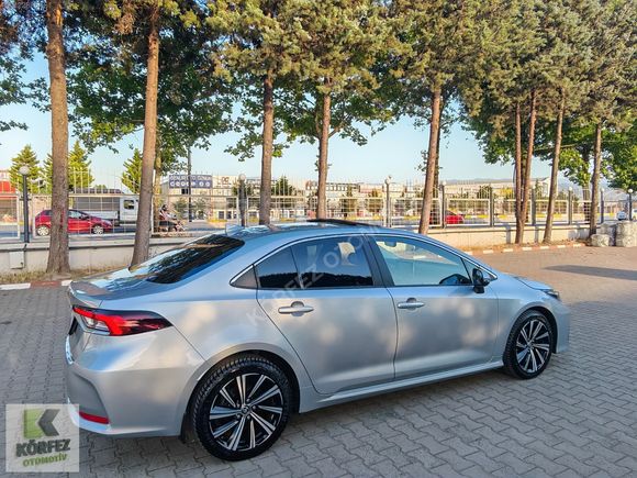2022 Corolla 1.5 Flame-X-Pack - 48,000 Km'de-Servis Bakımlı