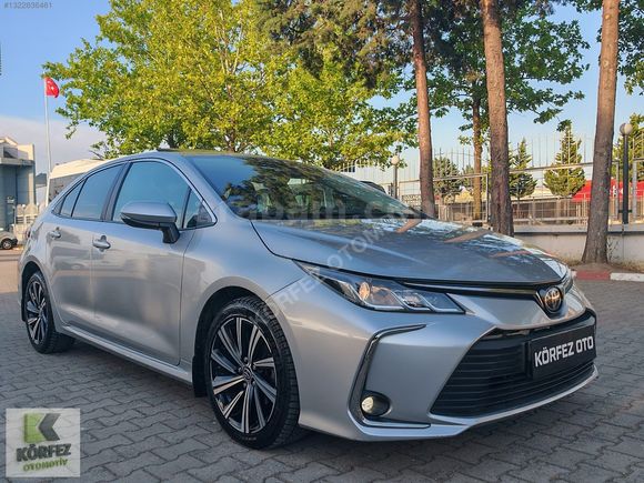2022 Corolla 1.5 Flame-X-Pack - 48,000 Km'de-Servis Bakımlı
