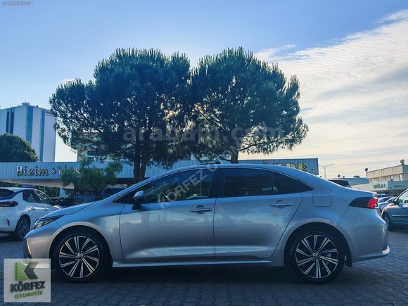 2022 Corolla 1.5 Flame-X-Pack - 48,000 Km'de-Servis Bakımlı