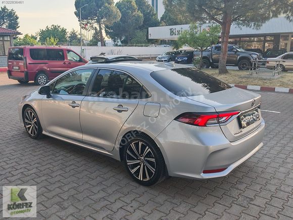 2022 Corolla 1.5 Flame-X-Pack - 48,000 Km'de-Servis Bakımlı