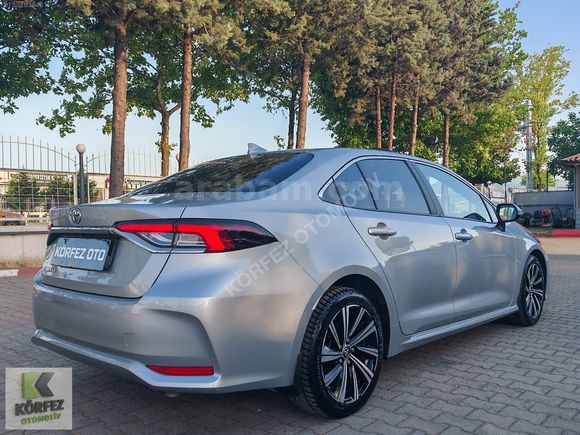2022 Corolla 1.5 Flame-X-Pack - 48,000 Km'de-Servis Bakımlı