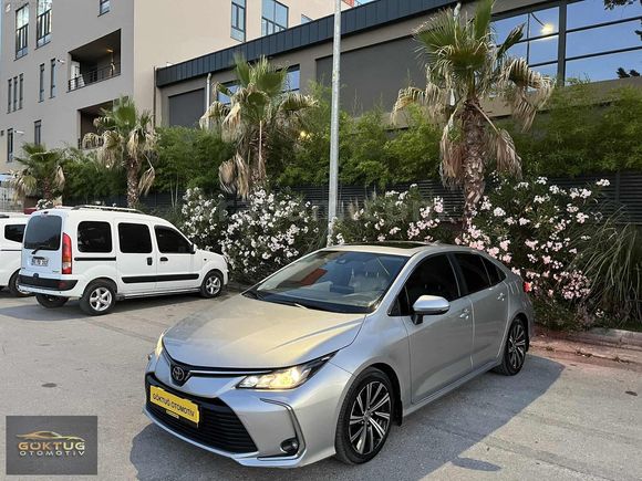 -64 KM DE 2022 MODEL TOYOTA COROLLA SERVİS BAKIMLI SANRUFLU