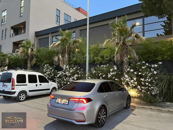 -64 KM DE 2022 MODEL TOYOTA COROLLA SERVİS BAKIMLI SANRUFLU
