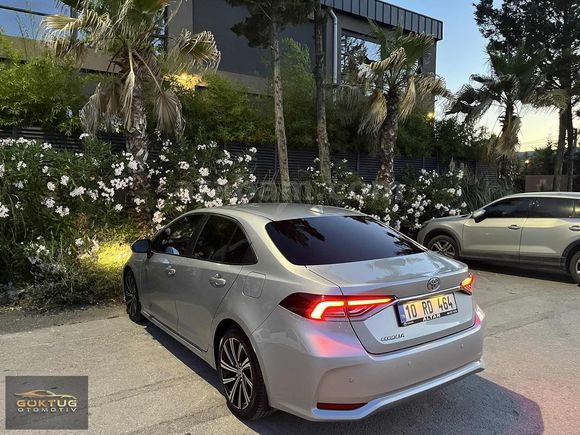 -64 KM DE 2022 MODEL TOYOTA COROLLA SERVİS BAKIMLI SANRUFLU