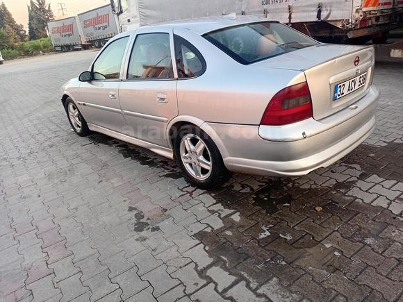 Sahibinden Opel Vectra 2.0 CD motor yeni 1998 Model
