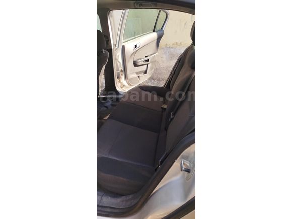 İLK SAHİBİNDEN Opel Astra 1.6 Enjoy Plus 2011 Model