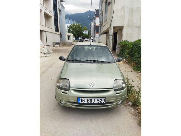 Sahibinden Renault Clio 1.4 Authentique 2002 Model