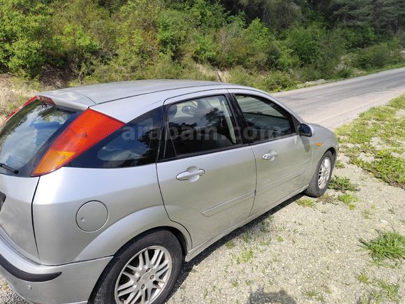Sahibinden Ford Focus 1.6 Ghia 2004 Model