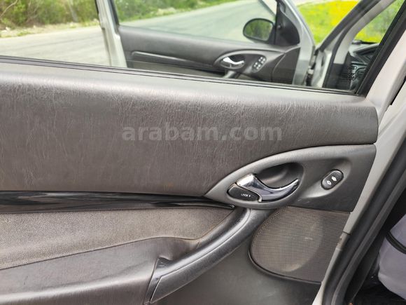 Sahibinden Ford Focus 1.6 Ghia 2004 Model