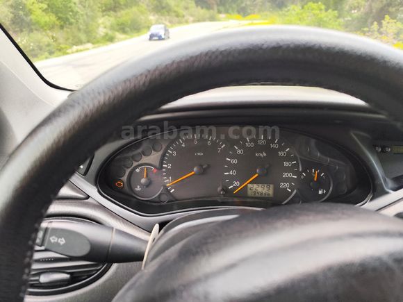 Sahibinden Ford Focus 1.6 Ghia 2004 Model
