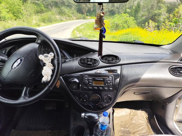 Sahibinden Ford Focus 1.6 Ghia 2004 Model