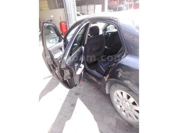 Sahibinden Renault Laguna 1.9 dCi Privilege 2005 Model