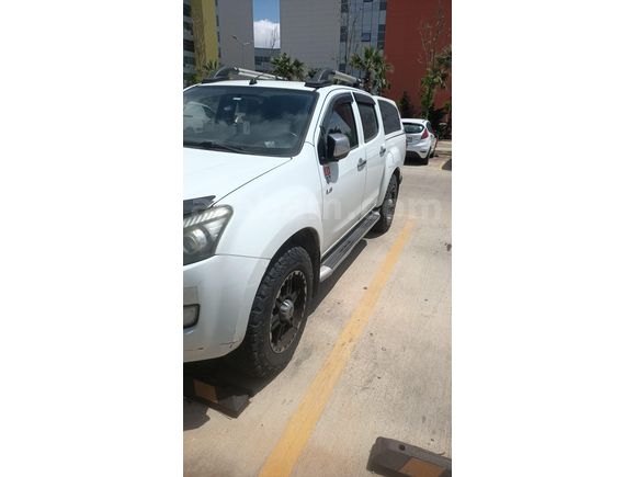 Sahibinden Isuzu D-Max 2.5 4x4 V-Cross 2012 Model