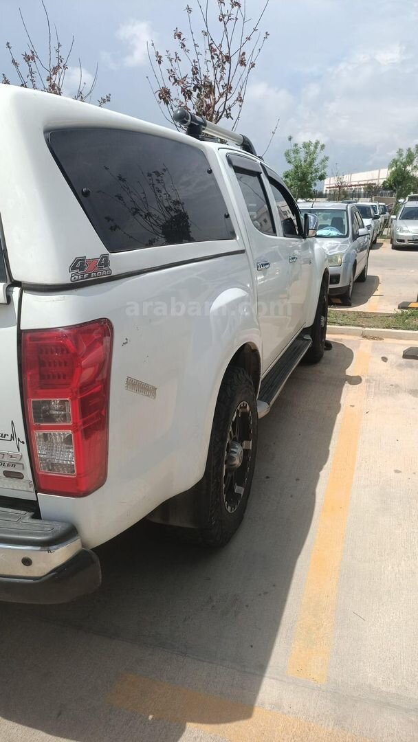 Sahibinden Isuzu D-Max 2.5 4x4 V-Cross 2012 Model 6