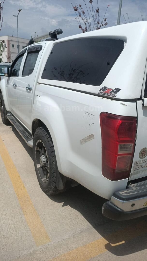 Sahibinden Isuzu D-Max 2.5 4x4 V-Cross 2012 Model 7