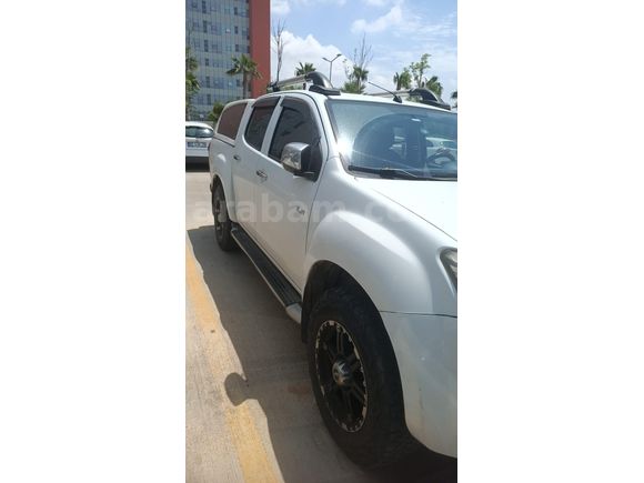 Sahibinden Isuzu D-Max 2.5 4x4 V-Cross 2012 Model