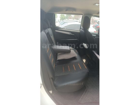Sahibinden Isuzu D-Max 2.5 4x4 V-Cross 2012 Model