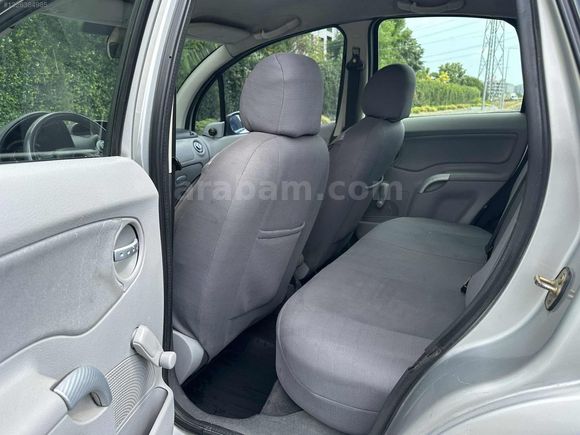 AUTO TİCARETTEN C3 DİJİTAL KLİMA ORJ KM HASAR KAYITSIZ