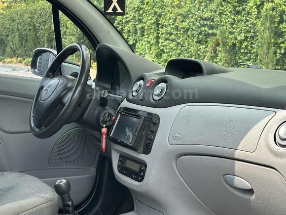 AUTO TİCARETTEN C3 DİJİTAL KLİMA ORJ KM HASAR KAYITSIZ