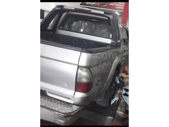 Sahibinden Mitsubishi L 200 4x2 Pick Up 2005 Model