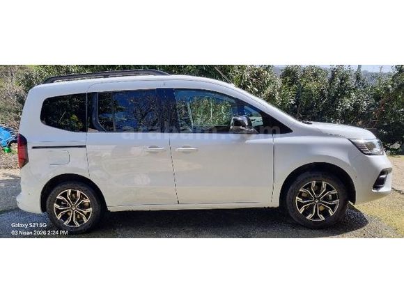 Sahibinden Renault Kangoo Multix 1.5 BluedCi Iconic 2025 Model