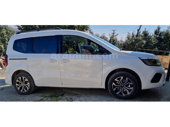 Sahibinden Renault Kangoo Multix 1.5 BluedCi Iconic 2025 Model