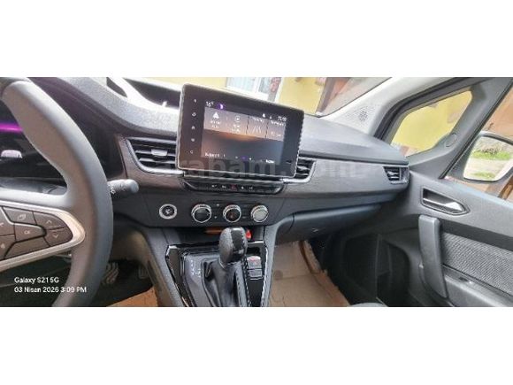 Sahibinden Renault Kangoo Multix 1.5 BluedCi Iconic 2025 Model