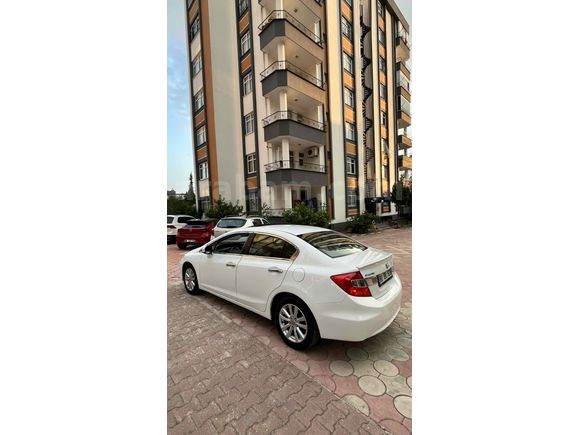 Sahibinden Honda Civic 1.6i VTEC Eco Elegance 2013 Model 