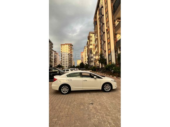 Sahibinden Honda Civic 1.6i VTEC Eco Elegance 2013 Model 