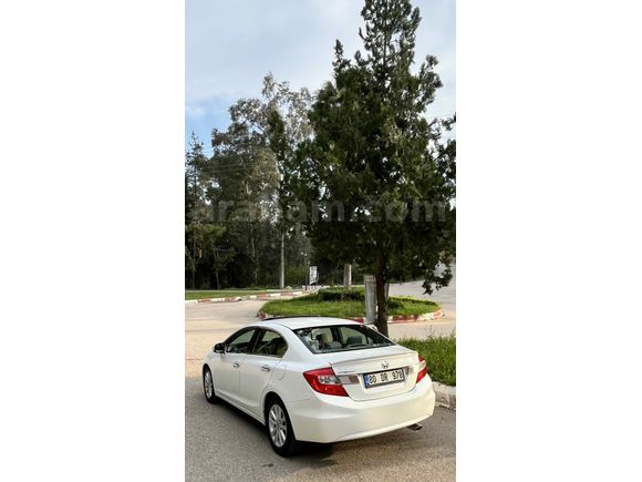 Sahibinden Honda Civic 1.6i VTEC Eco Elegance 2013 Model 
