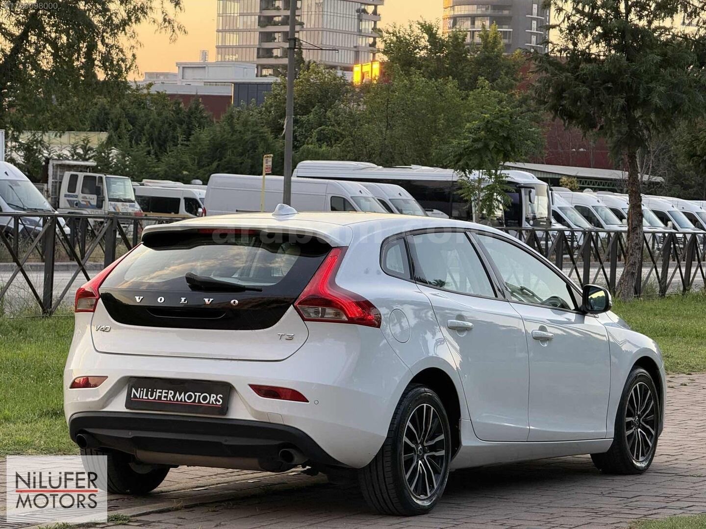 Galeriden Volvo V40 1.5 Momentum 2017 Model Bursa 131.000 km Beyaz 6