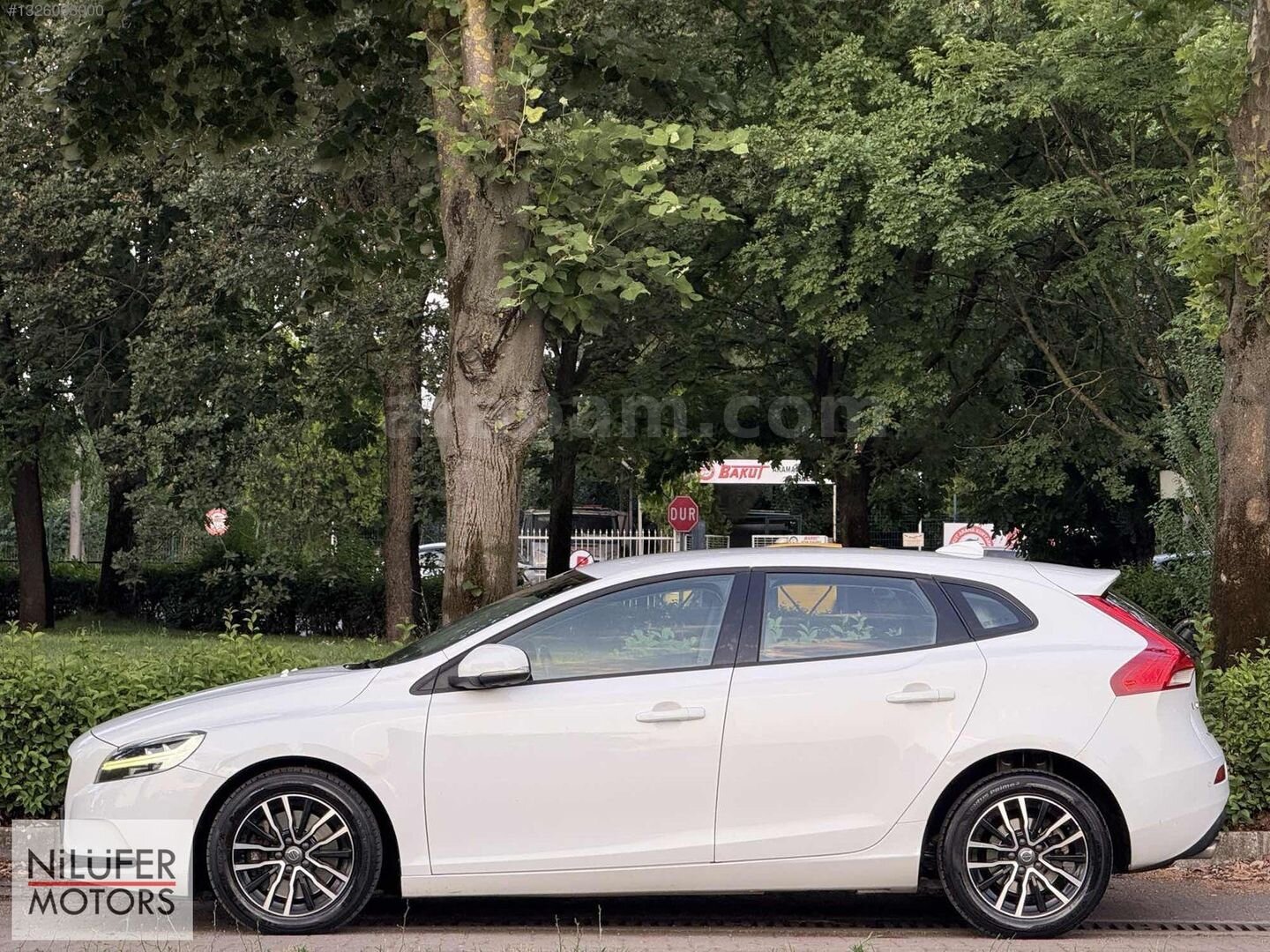 Galeriden Volvo V40 1.5 Momentum 2017 Model Bursa 131.000 km Beyaz 7