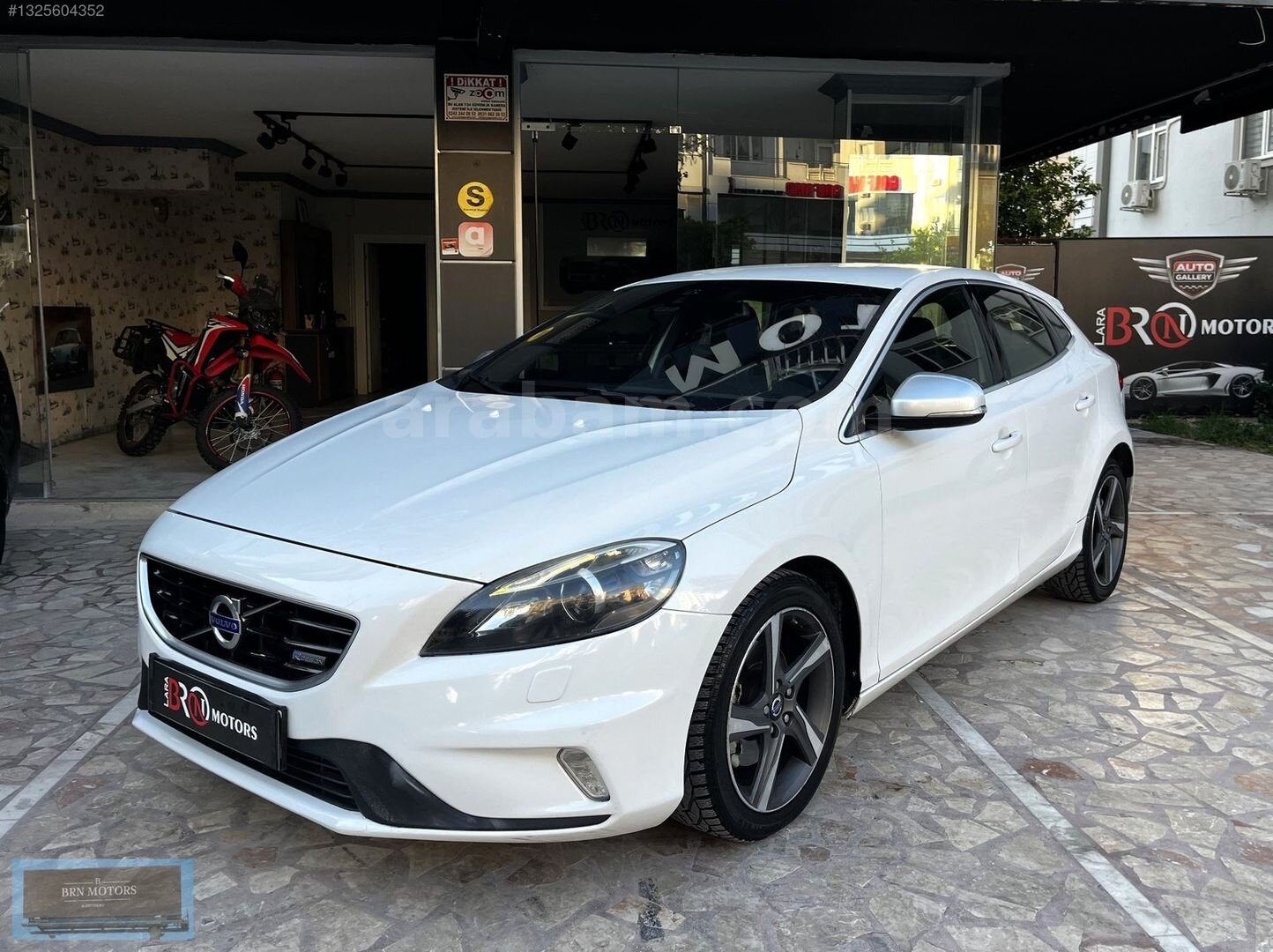 Galeriden Volvo V40 1.6 D R-Design 2014 Model Antalya 204.000 km Beyaz 5