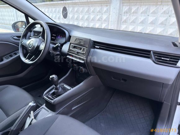 2023 RENAULT CLİO 1.0 SCE EQUİLİBRE DEĞİŞENSİZ SERVİS BAKIMLI