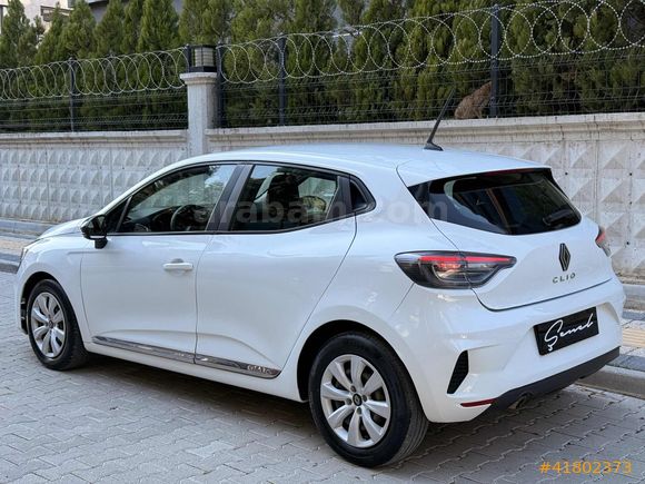 2023 RENAULT CLİO 1.0 SCE EQUİLİBRE DEĞİŞENSİZ SERVİS BAKIMLI