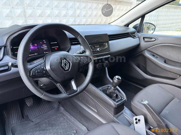 2023 RENAULT CLİO 1.0 SCE EQUİLİBRE DEĞİŞENSİZ SERVİS BAKIMLI