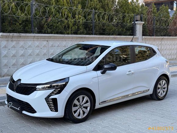 2023 RENAULT CLİO 1.0 SCE EQUİLİBRE DEĞİŞENSİZ SERVİS BAKIMLI