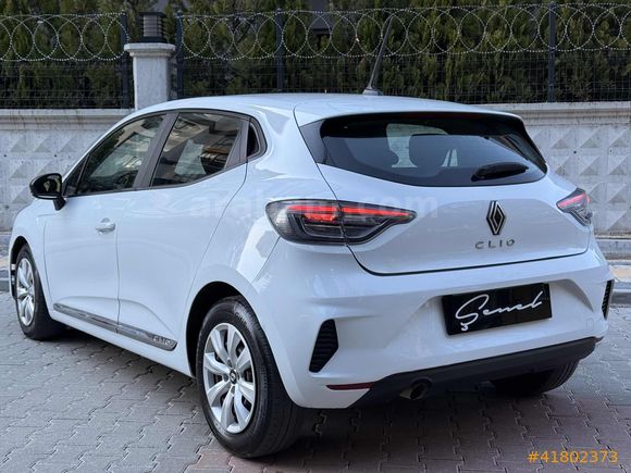 2023 RENAULT CLİO 1.0 SCE EQUİLİBRE DEĞİŞENSİZ SERVİS BAKIMLI
