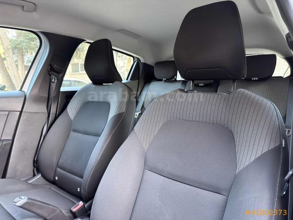 2023 RENAULT CLİO 1.0 SCE EQUİLİBRE DEĞİŞENSİZ SERVİS BAKIMLI