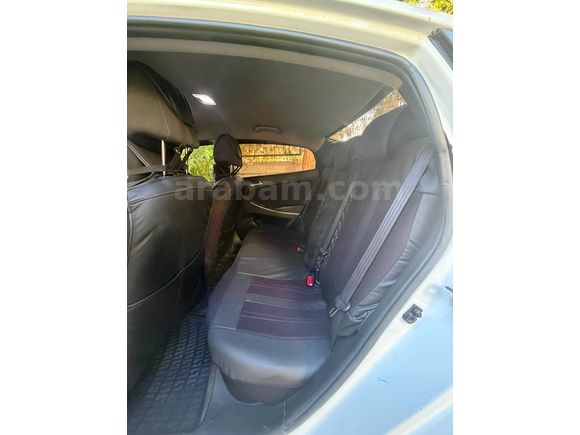 Sahibinden Hyundai Accent Blue 1.6 CRDI Mode Plus 2015 Model 