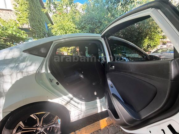 Sahibinden Hyundai Accent Blue 1.6 CRDI Mode Plus 2015 Model 