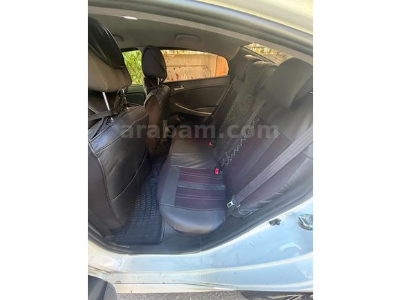 Sahibinden Hyundai Accent Blue 1.6 CRDI Mode Plus 2015 Model 